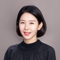 Helena Berry's Instagram, Twitter & Facebook