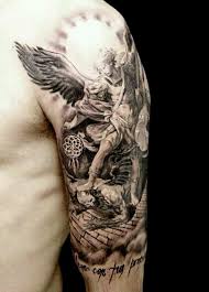 En las religiones abrahámicas, gabriel es un arcángel que, normalmente, hace de mensajero enviado por dios a determinadas personas. San Miguel Arcangel Tatuajes Impresionantes Para Chicos Tatuaje De San Miguel Disenos De Tatuajes Para Hombres