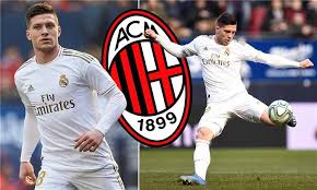 Milan)‏ أو الميلان فقط، هو نادي كرة قدم إيطالي احترافي، تأسس بتاريخ 16 ديسمبر 1899 بمدينة ميلانو في. Ù…ÙŠÙ„Ø§Ù† ÙŠØªÙˆØ§ØµÙ„ Ù…Ø¹ ÙˆÙƒÙŠÙ„ Ù…Ù‡Ø§Ø¬Ù… Ø±ÙŠØ§Ù„ Ù…Ø¯Ø±ÙŠØ¯ Ù„Ø­Ø³Ù… Ø§Ù„ØµÙÙ‚Ø© Ø¨Ø·ÙˆÙ„Ø§Øª