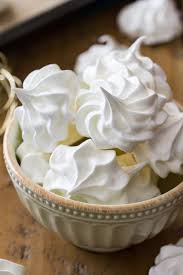 Swiss meringue kisses are the perfect small treat for any table. Meringue Cookies Sugar Spun Run