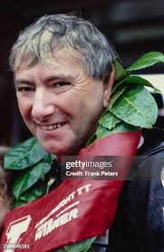 143 Tt 2000 Photos & High Res Pictures