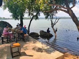 Apalagi kalau caption instagram untuk foto liburan di pantai. Makan Di Restoran Kawasan Wgm Ini Serasa Ada Di Tepi Pantai