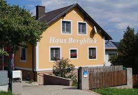 Rooms at haus bergblick offer a kitchenette and a mosquito net providing exceptional comfort. Haus Bergblick In Maiersdorf Bei Tiscover Com Gunstig Buchen