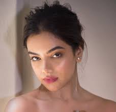 ALTBalaji and ZEE5 Club rope in the very talented and beautiful Nidhi Singh  and charismatic Sumeet Vyas in their upcoming thriller series Dark 7 White 