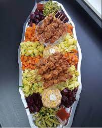 plat de kabab et les legumes moroccan food morrocan food food presentation
