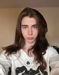 Thoughts on boys with long hair? : rfemboy