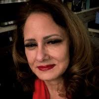 Beth Ritz's Instagram, Twitter & Facebook