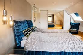 Ein schlafzimmer renovieren erfordet je nach gestaltung des schlafzimmers mehr oder weniger aufwand. Coplaning S A Schlafzimmer Mit Dachgeschrage Modern Renovieren