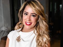 Karina Ribeiro's Instagram, Twitter & Facebook