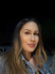 Hi moms and dads, my name is Nicol. I am looking for a full time nanny  position. I am from Ecuador. I am a fun loving, responsible and reliable 25  year old.