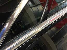 bmwなどの窓枠のメッキモールにつくウロコや白濁を防ぐ4つの方法 白濁 黒の窓枠 コーティング