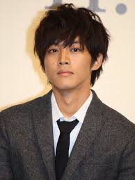 松坂桃李 写真 人物情報 クランクイン 俳優 顔 映画