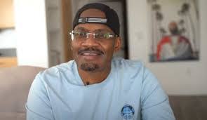 Shawn Darnell's Instagram, Twitter & Facebook