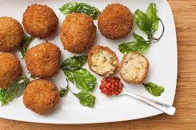 What Is The Difference Between Jasmine And Basmati Rice Green Curry Curry Rice Rice Balls