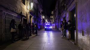 Los 12 000 cristianos que vivían en el pueblo se vieron sometidos a un toque de queda. El Toque De Queda Se Extiende Por Espana Ante La Multiplicacion De Los Contagios
