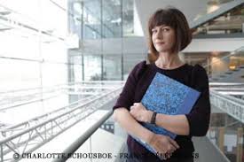 Les séries liées à des racines et des ailes. Carole Gaessler Aux Commandes De L Emission Des Racines Et Des Ailes