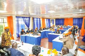 President uhuru kenyatta and former prime minister raila odinga spoke after holding discussions, the first talks between the two since the elections sparked widespread turmoil. 64bs Dgca Brjm