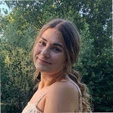 Bonnie Mcdole's Instagram, Twitter & Facebook