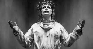 Discussion of the joker begins at 4:22, we do recommend if you want to go into zack snyder's justice league spoiler free you don't listen. Joker Strikes A Saintly Pose In New Look At Zack Snyder S Justice League Matra Khabar