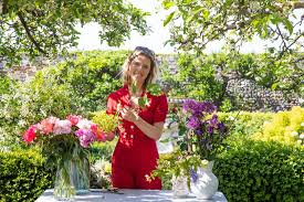 Flowers by lucy opening hours. Florist Lucy Vail Shares Top Tips For Foraging Arranging Flowers Tatler