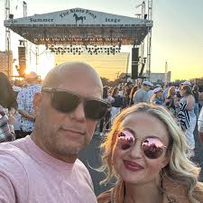 That's the coolest mailbox I've ever seen.