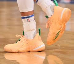 He was drafted 13th overall in 2015 out of kentucky. What Pros Wear Trae Young S Adidas Trae Young 1 Shoes What Pros Wear