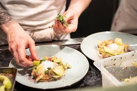 Découvrez la rubrique de 750g consacrée à la cuisine de saison et optez, avec nous, pour une cuisine simple, savoureuse, économique et plus responsable. Lille Le Rozo Propose Sa Cuisine Etoilee A Emporter Et En Livraison Pendant Le Confinement Lille Actu