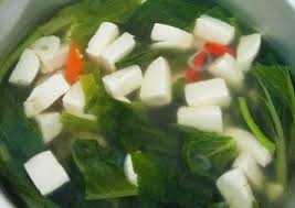 Bahan bersumber protein juga bisa ditambahkan seperti telur puyuh, daging ayam, sosis, dan bakso. Resep Sayur Bening Sawi Hijau Tahu Oleh Tanti Widyasari Cookpad