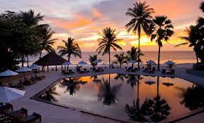 The Surin Phuket Thailand Enjoying An Idyllic Luxury Beach Resorts Beach Resorts Beachside Resort