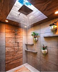 Salle De Bain Moderne En Carreaux Imitation Bois Avec Petites Etageres Et Des Porte Plantes Mura Salle De Bains Moderne Idee Salle De Bain Salle De Bain Design