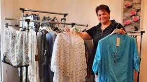 Shampoings, soins, huiles, brosses à cheveux… Vendeur A Domicile De Vetement