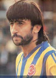 Rıdvan dilmen'in maçlarda hep özel seyircisi olurdu. Futbolcularin Genclik Halleri Gorenleri Sasirtiyor Fotograf 10