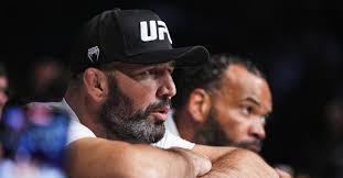 Glover Teixeira equates Alex Pereira vs. Israel Adesanya to Muhammad Ali  vs. Joe Frazier : r/MMA