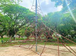 Taman pasir ris) is a beach park located in the eastern part of singapore. Pasir Ris Park Playground