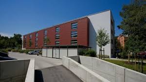 Bei diesem projekt werden seniorinnen und senioren dabei unterstützt, in eine altersgerechte wohnung umzuziehen. Stadtbau Regensburg 2