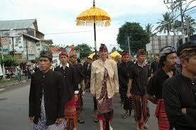 Fashion pun juga mengarah pada mereka yang masih. Kawin Lari Tradisi Ksatria Dan Legal Di Lombok