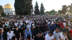 During the eid celebration, muslims would greet each other by saying eid mubarak, which is arabic for blessed eid. Zpu2v3qubhdv9m