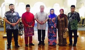 The scale and tension of the uprising during the era of the philippines dictator might not be the same but there are many other similarities. Photo Of Muhyiddin Yassin With Johor Royal Family Goes Viral Coconuts Kl