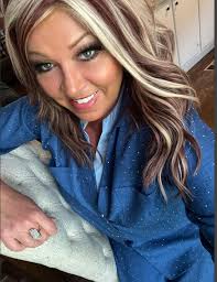 What's with Nikki and the blue sparkling pants? Not to criticize but  they're a bit much for daytime.