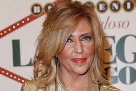 Lydia lozano (57 años) lleva comentando realitys desde el año 2000, justo cuando llegó a españa según este testimonio, lozano estaría encantada de hacer una visita a la casa de guadalix, pero. No Se Arrepiente Lydia Lozano Reafirmo Sus Polemicas Declaraciones En Mi Casa Es La Tuya Minuto Espana