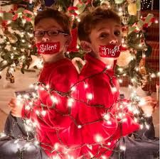 We Found 26 Funny Christmas Cards For People Who Don T Do Sentimental Funny Christmas Photos Christmas Family Photos Christmas Photos Kids