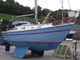 A ship may have more than one bilge keel per side, but this is rare. Sadler 29 Bilge Keel For Sale 8 67m 1982