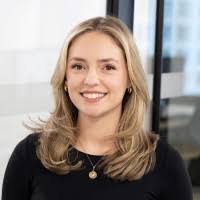 Lyn Andres's Instagram, Twitter & Facebook