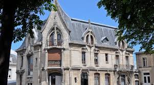 Villa Bergeret Elle A Ete Construite En 1903 Par L Architecte Lucien Weissenburger Vous Apercevrez A Differents Endroits La Mo Nancy Tourisme Art Nouveau Nancy