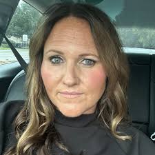 Last minute hair stylist needed in Charleston