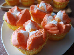 ขนมเทียนใส้เค็ม ใส้หวาน ลูกละ 10 บาท ขนมจันอับ 20 บาท ขนมปุยฝ้ายเดี่ยว ลูกละ 20 บาท ขนมปุยฝ้ายคู่ (เล็ก) ลูกละ 20 บาท Hashtag à¸‚à¸™à¸¡à¸› à¸¢à¸ à¸²à¸¢ Auf Twitter