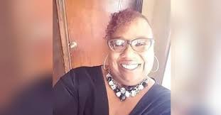 Lanette Cooper's Instagram, Twitter & Facebook