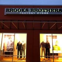 317562.z 1fx yeşil kadın havuz taban sneaker. Brooks Brothers Outlet Clothing Store In Mercedes