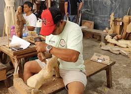 Where to buy wood carvings from paete laguna : Of Saints And Cars Wood Carving Lives On In Paete Philippine Information Agency