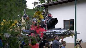 My last pic before the crash at reutte (loir) christoph plank n11fx. Red Bull Cobra Helicopter Slashes Airport Building With Blades